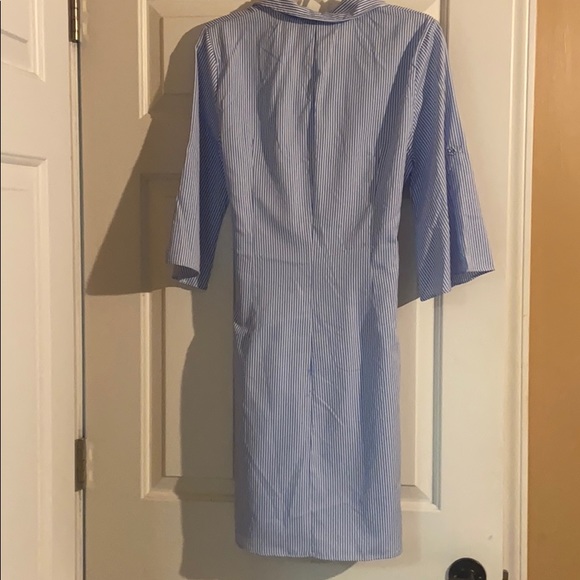 Davi &Dani Size Large wrap button up shirt - Picture 2 of 4